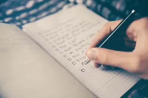 Fazer uma lista com todas as contas para evitar as dividas